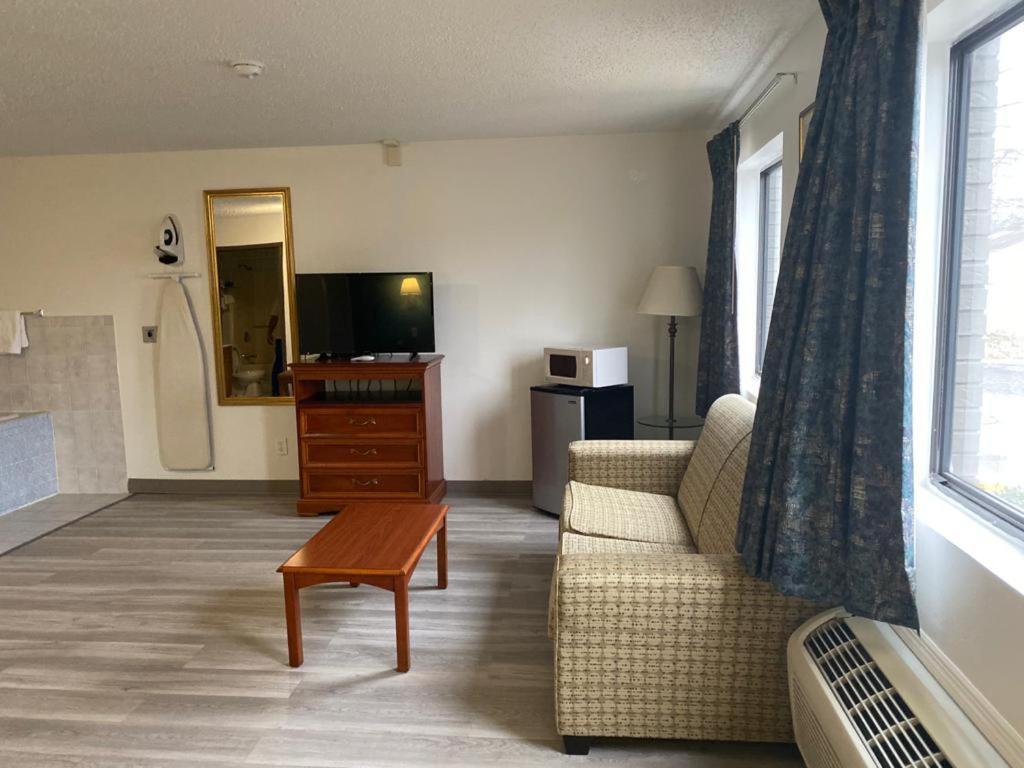 Americas Best Value Inn West Frankfort Bagian luar foto